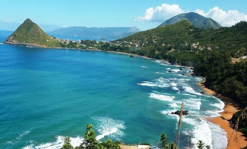 Yacine Hamadi au Forum de la Radio algérienne/ Le secteur du Tourisme œuvre à associer tous les acteurs pour assurer le succès de la saison estivale 2022