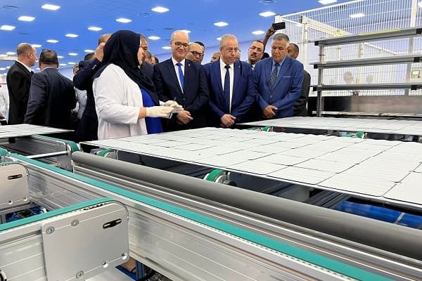 Ouargla/ Mise en exploitation d’une usine de panneaux solaires d’une capacité de 180 MW/an