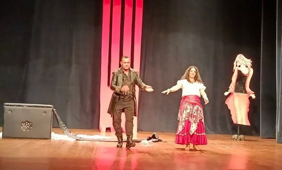 Théâtre/  La pièce “Mania” de Benhadid Dris en avant-première au TNA