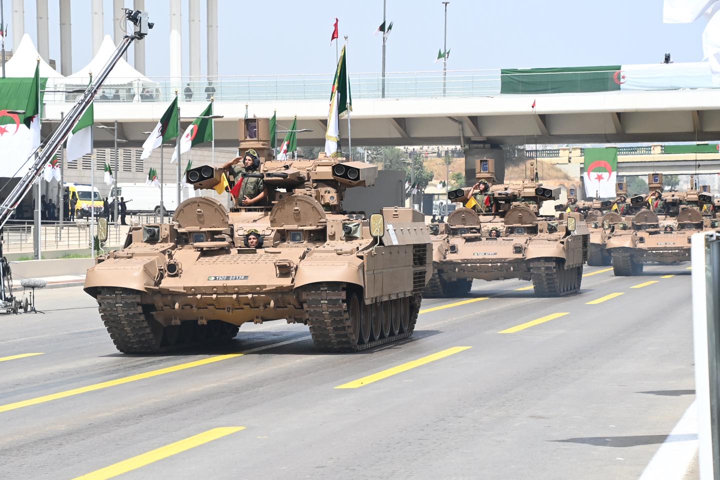 60e  anniversaire de l’Indépendance/ Le défilé militaire du 5 Juillet accueilli par la presse nationale avec éloges et admiration