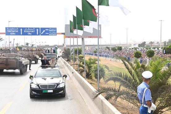 Le peuple marque sa présence par une forte affluence