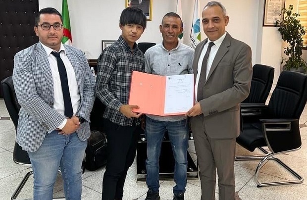 Il avait trouvé une faille de sécurité dans les appareils Apple / Le jeune Abdelkader Mouaz recruté par Algérie Télécom