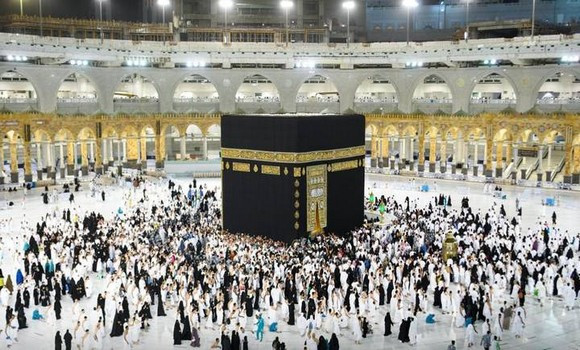 Arabie saoudite/  La Kaaba sans barrières “protectrices” pour la première fois depuis Covid