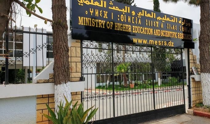 Enseignement supérieur et Recherche scientifique / Abrogation de l’instruction portant interdiction du report de consommation des bourses de perfectionnement à l’étranger