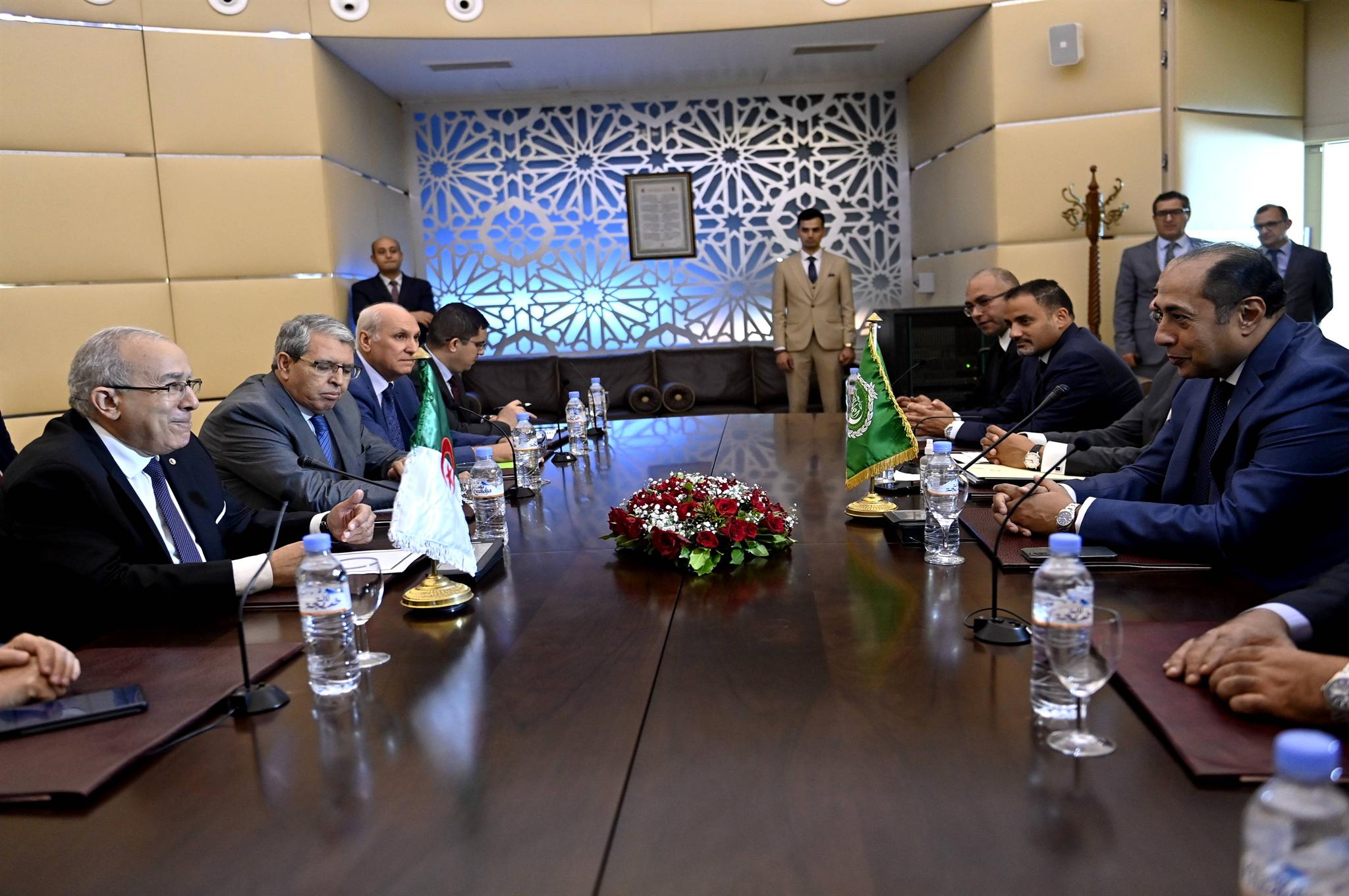 Sommet arabe d’Alger / Lamamra reçoit le SG adjoint de la Ligue arabe