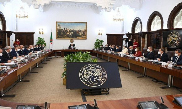 Tenue hier d’un Conseil des ministres / L’industrie cinématographique, les grands projets industriels,  l’énergie, les mines et les réseaux ferroviaires étaient à l’ordre du jour