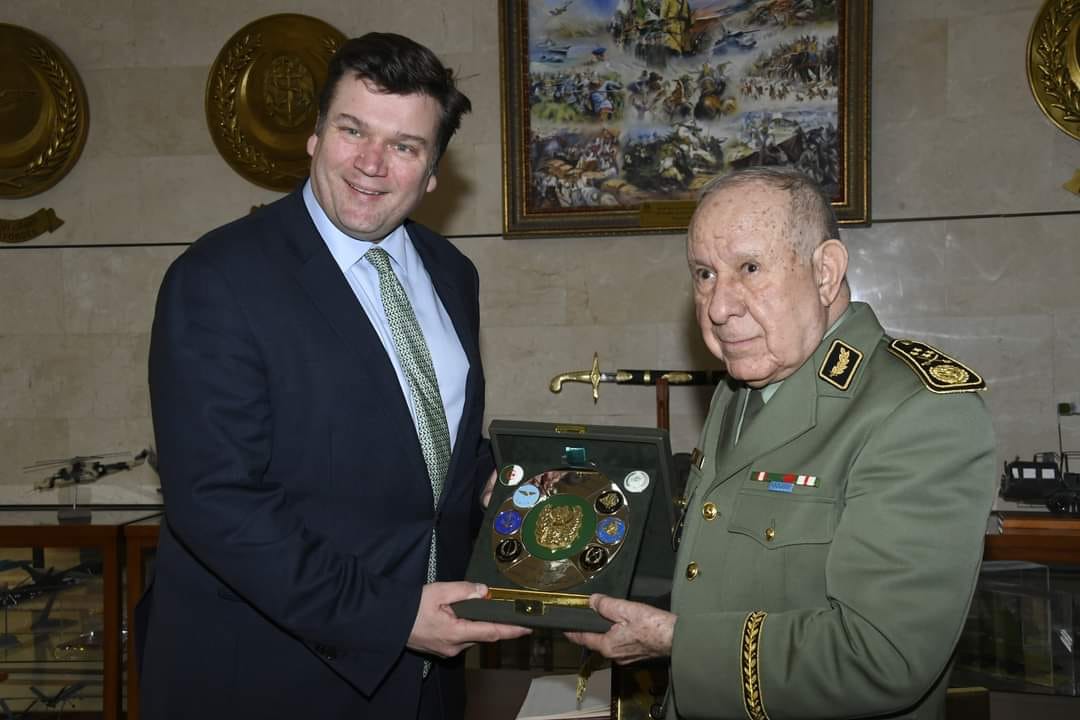 Le Général Chanegriha reçoit le ministre d’Etat chargé des Forces armées britanniques