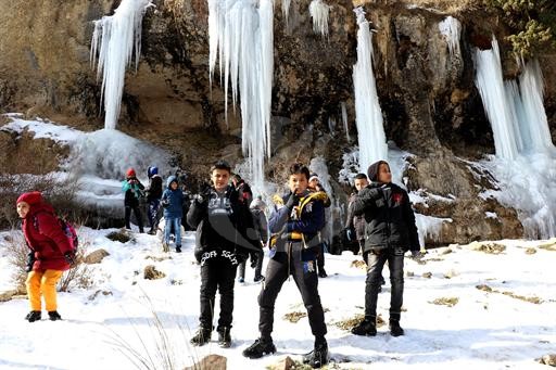 Batna / Les cascades gelées d’Ain Abderrahmane une attraction spectaculaire durant l’hiver