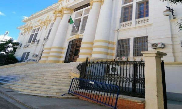 Exfiltration clandestine d’Amira Bouraoui / Quatre accusés placés en détention provisoire