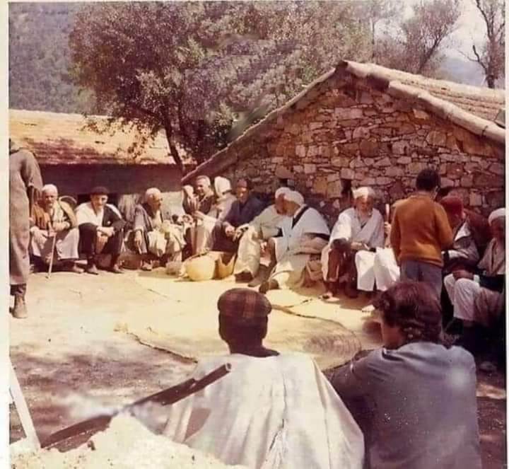 Vivre en paix avec les autres / Autrefois quand nos parents dialoguaient…