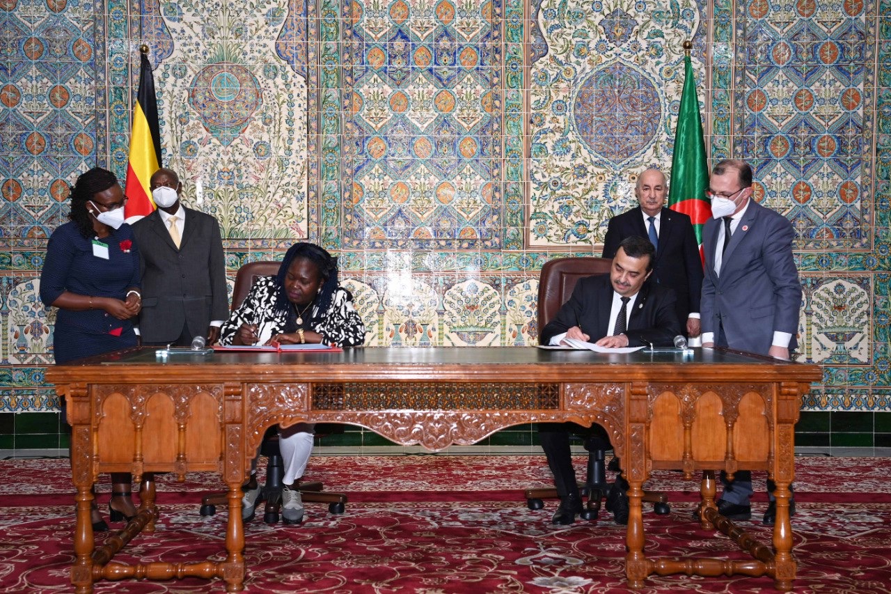 Algérie-Ouganda / Signature de deux accords et cinq mémorandums d’entente