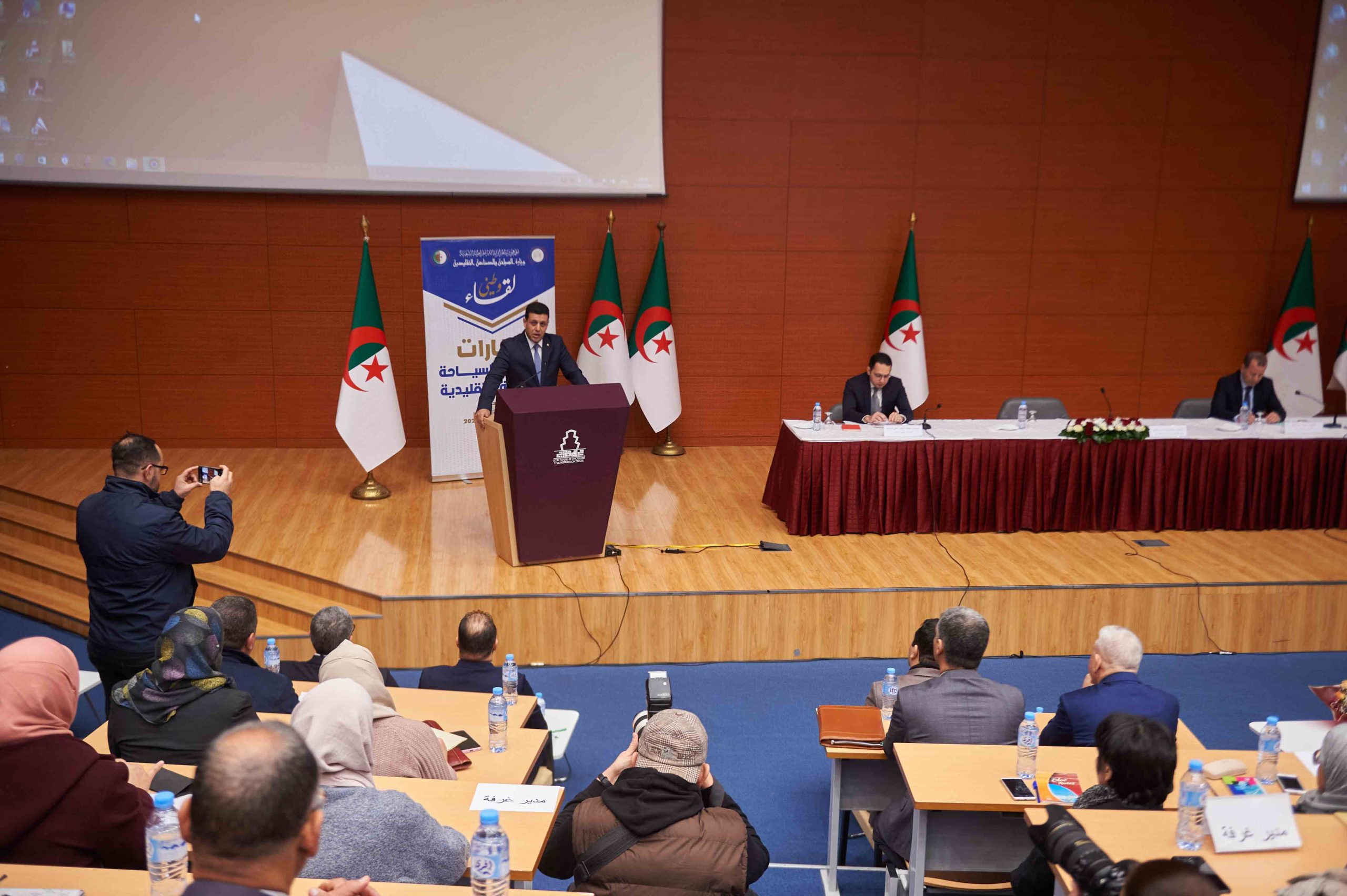 Tourisme / Le développement de l’artisanat au centre des intérêts de l’Etat, affirme Hamadi