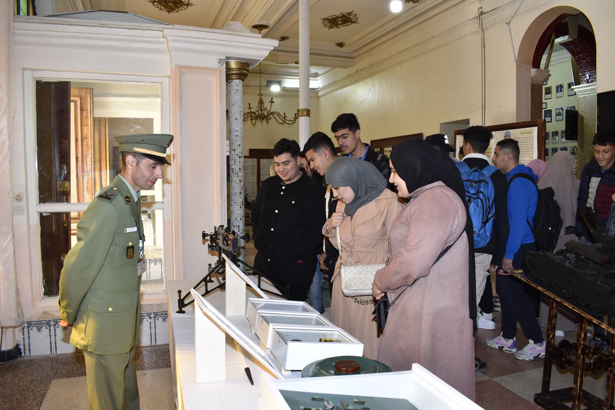 Portes ouvertes sur l’Ecole supérieure de l’arme blindée / Grande affluence des jeunes