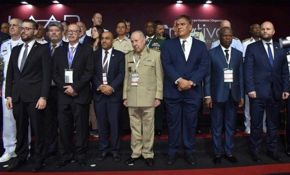 Ministère de la Défense nationale / Le Général Chanegriha prend part à l’ouverture de la 13e  édition de l’exposition LAAD-2023 au Brésil