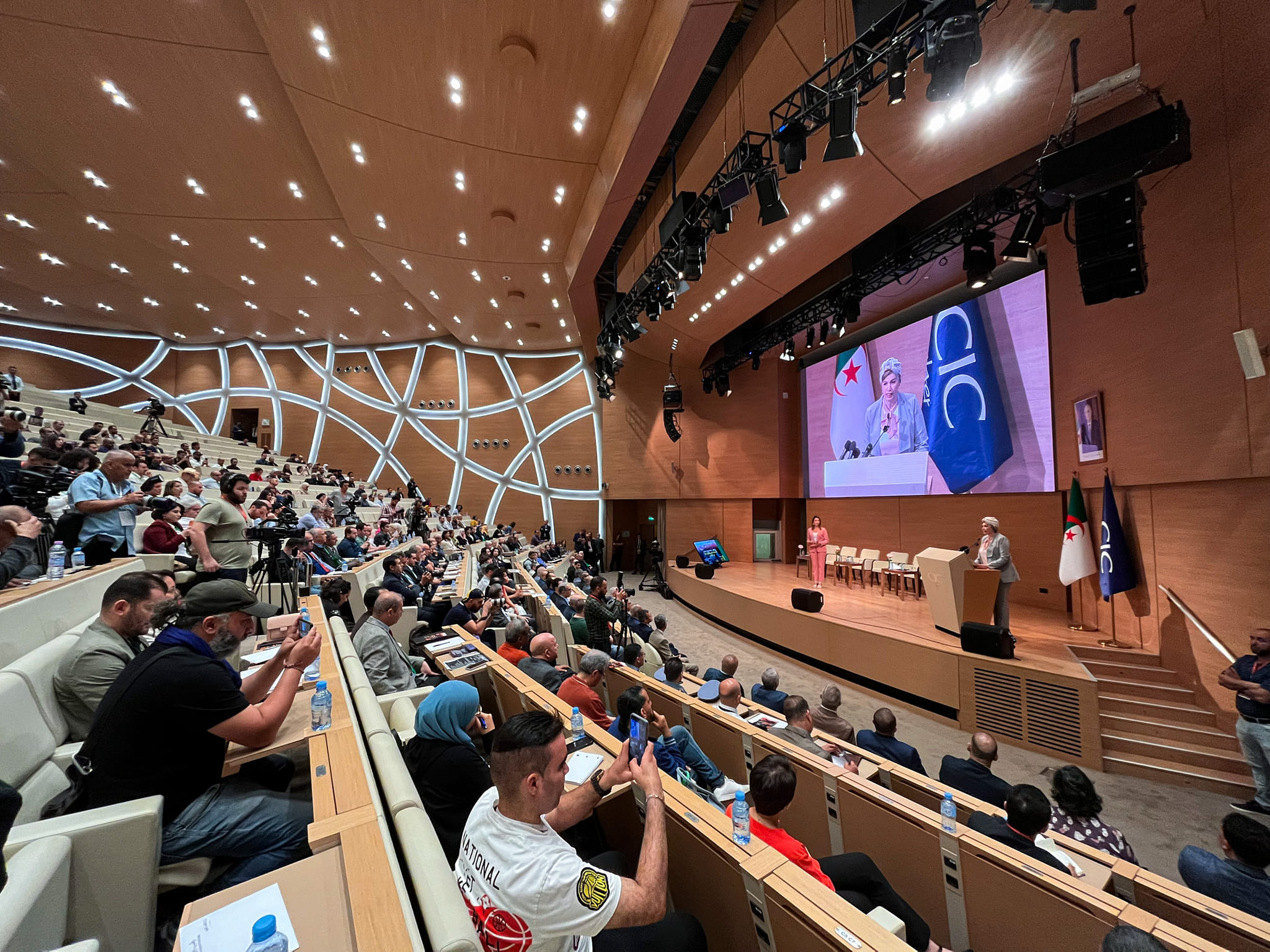 L’événement culturel / Ouverture des travaux des assises nationales sur la politique de l’industrie cinématographique en Algérie