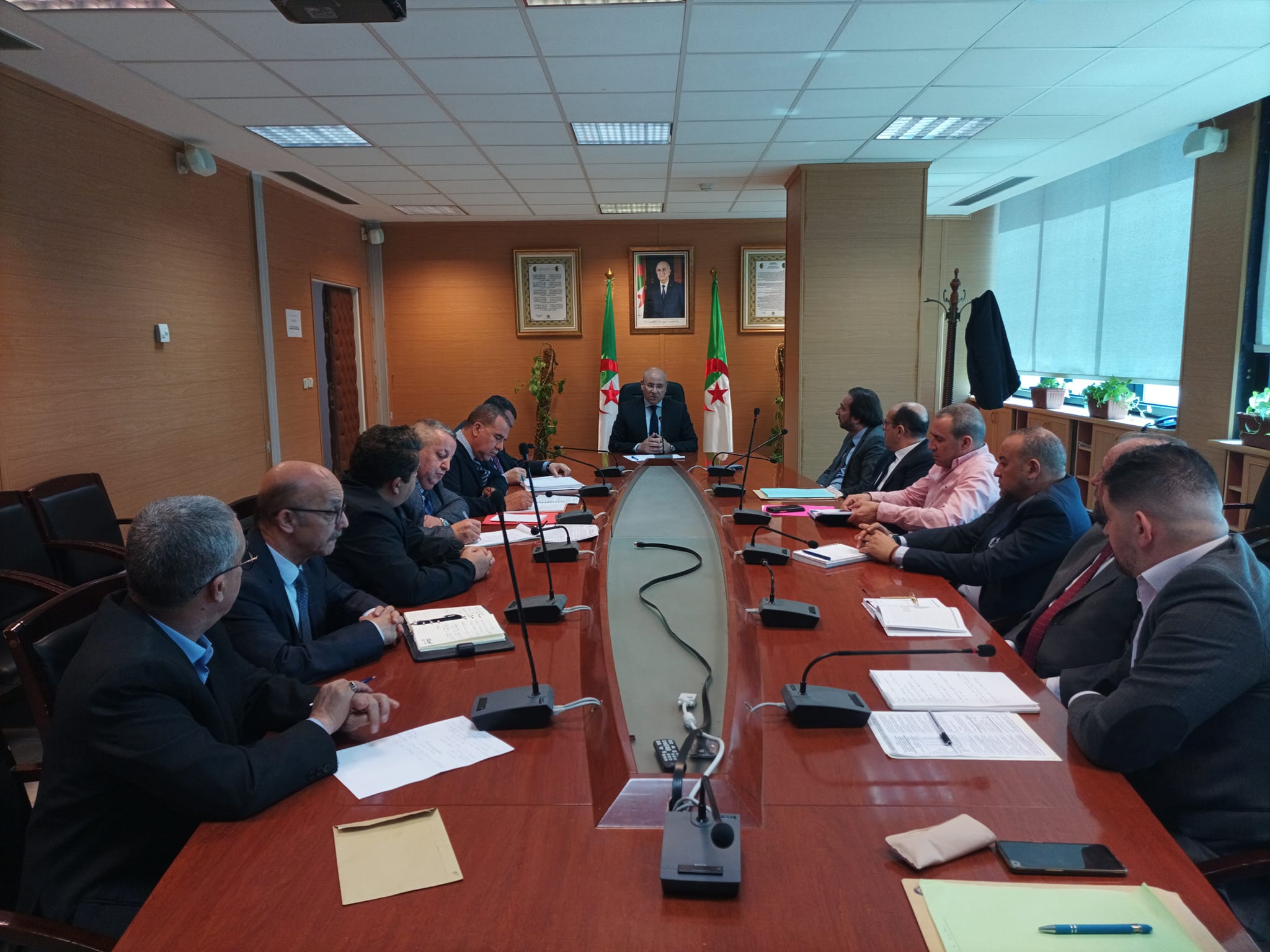 Selon un communiqué du ministère du commerce / Zitouni souligne la nécessité de développer le réseau de distribution de la semoule et de la farine