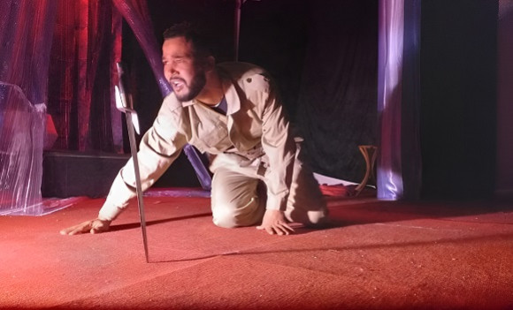 Théâtre / La pièce “El-Ad El-Akssi Lilkhinjar” en lice à Carthage