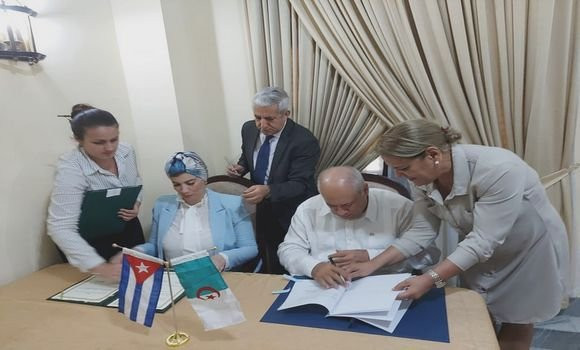 Coopération bilatérale / La ministre de la Culture et son homologue cubain signent à La Havane un accord d’échange culturel