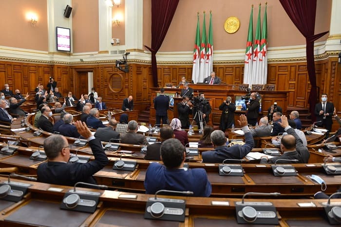 Vote au Conseil de la nation / Adoption à l’unanimité du texte de loi monétaire et bancaire