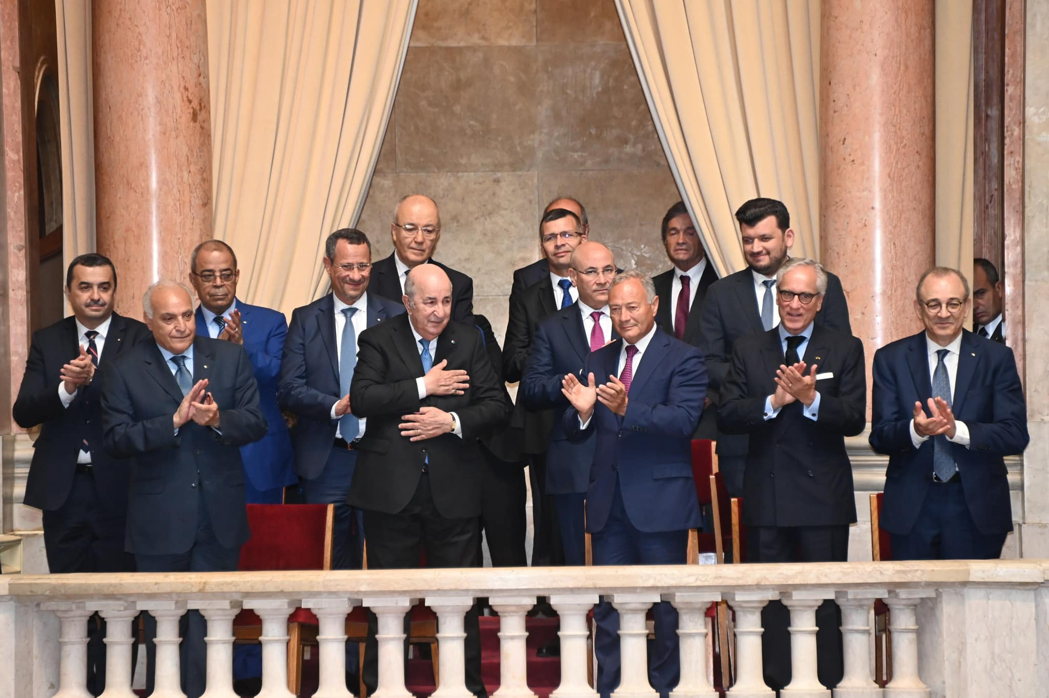 Algérie-Portugal / Le Président de la République a poursuivi hier sa visite en présidant un forum économique et en se rendant au Parlement