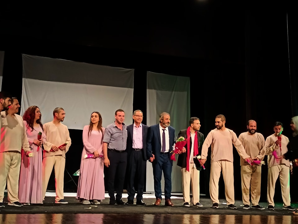 Théâtre / “El madi yaôud”, sortir des traumatismes de la barbarie coloniale vers la reconstruction de l’être et de la cité