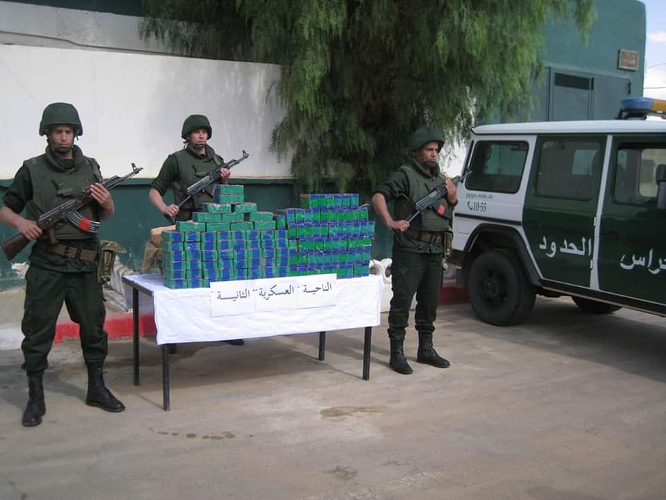 Ministère de la Défense nationale / Mise en échec de tentatives d’introduction de plus de 4 qx de kif via les frontières avec le Maroc
