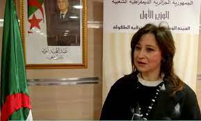 Enfance / Les droits mentionnés sur les fournitures scolaires