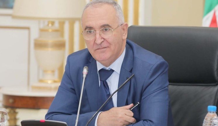 Sommet pour un nouveau pacte financier mondial / Le ministre des Finances, Laaziz Faid représente le Président de la République à Paris