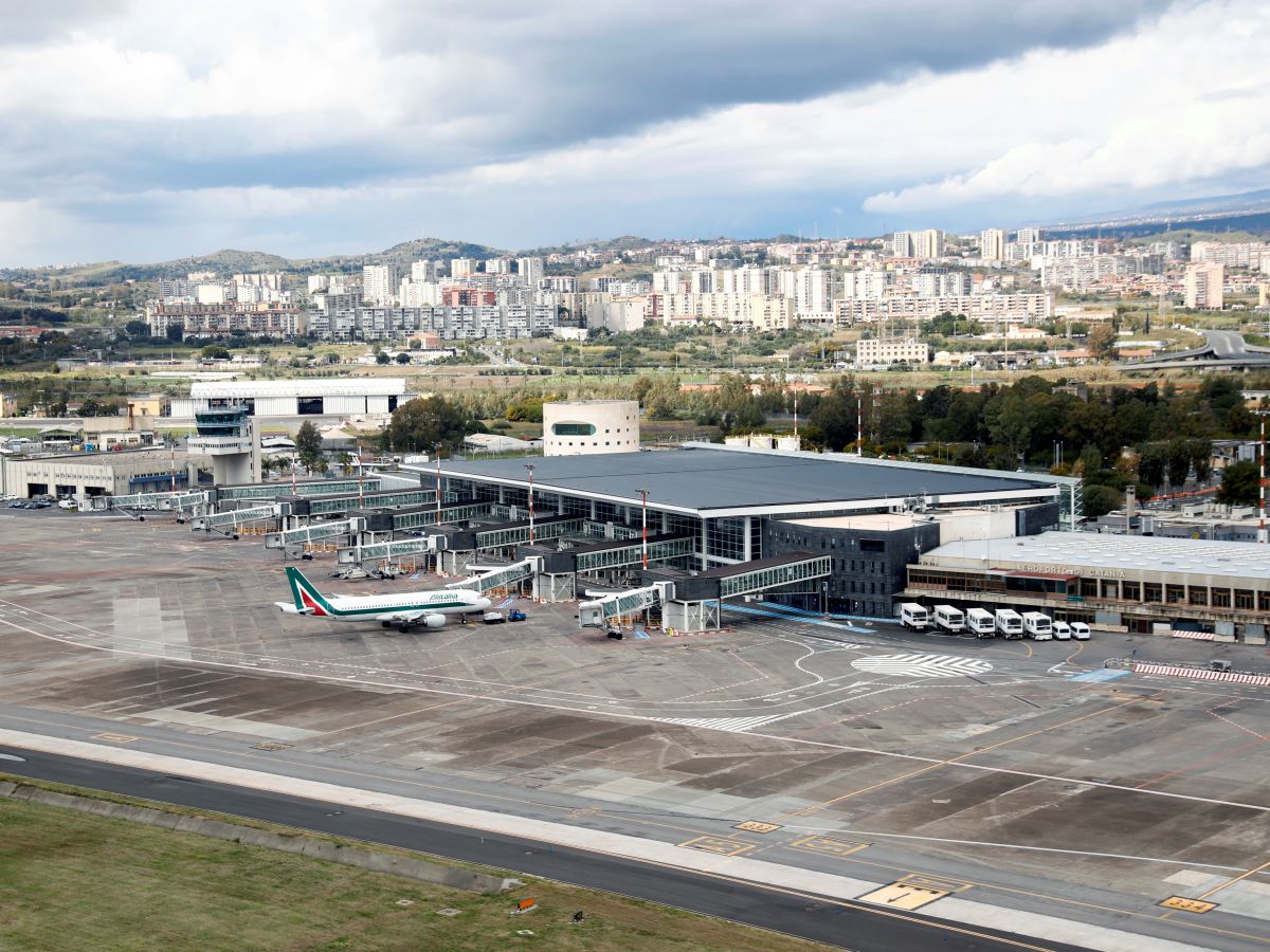 Italie / Vols suspendus à l’aéroport de Catane après l’éruption de l’Etna
