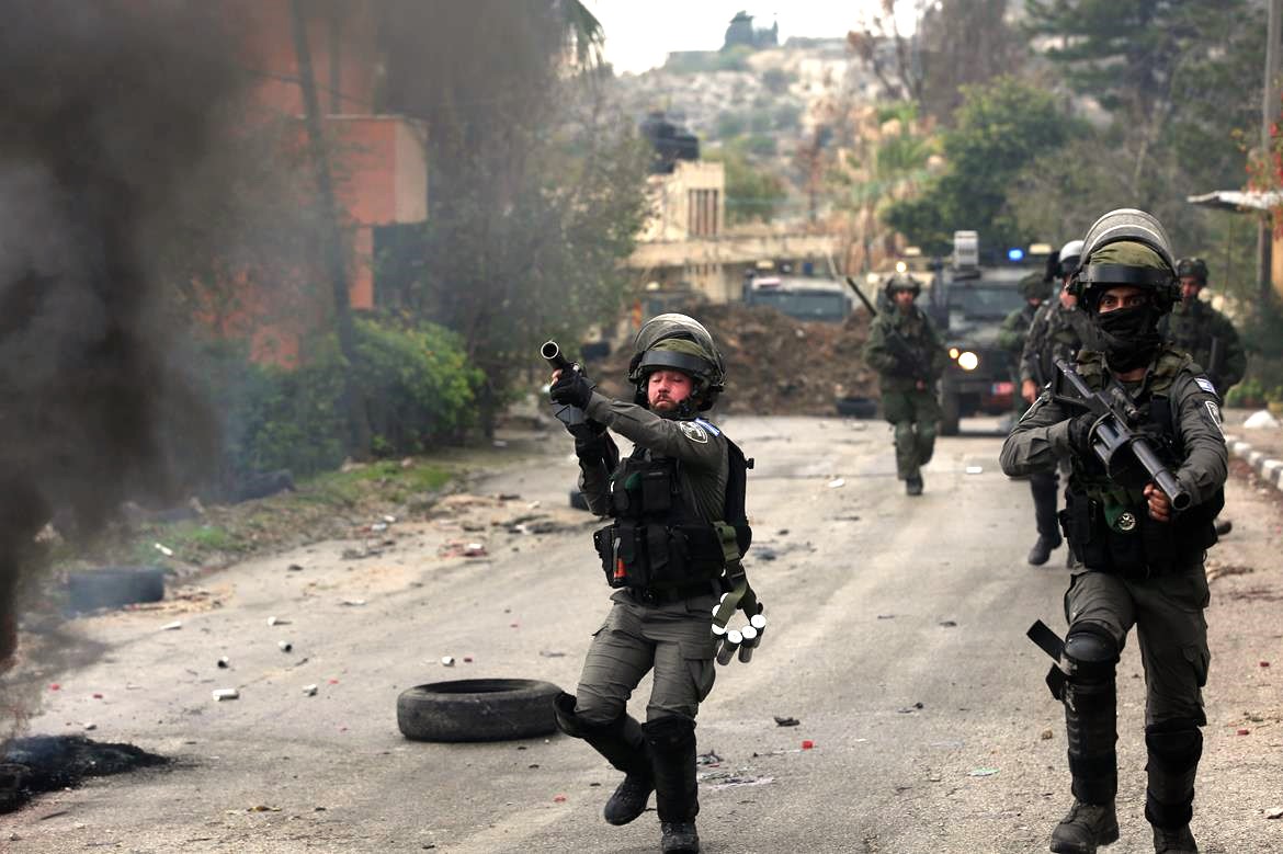 Palestine / Des dizaines de Palestiniens blessés par des balles de l’armée sioniste en Cisjordanie