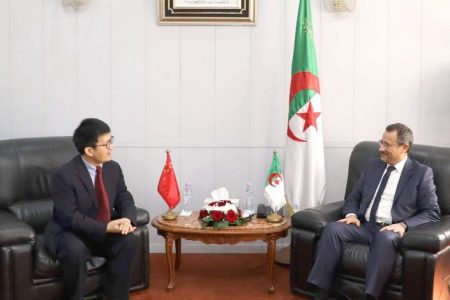 Infrastructures de base / Rekhroukh examine avec l’ambassadeur chinois les voies de développement du partenariat bilatéral