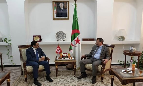 Travaux publics / Rakhroukh examine avec l’ambassadeur tunisien le développement de la coopération bilatérale