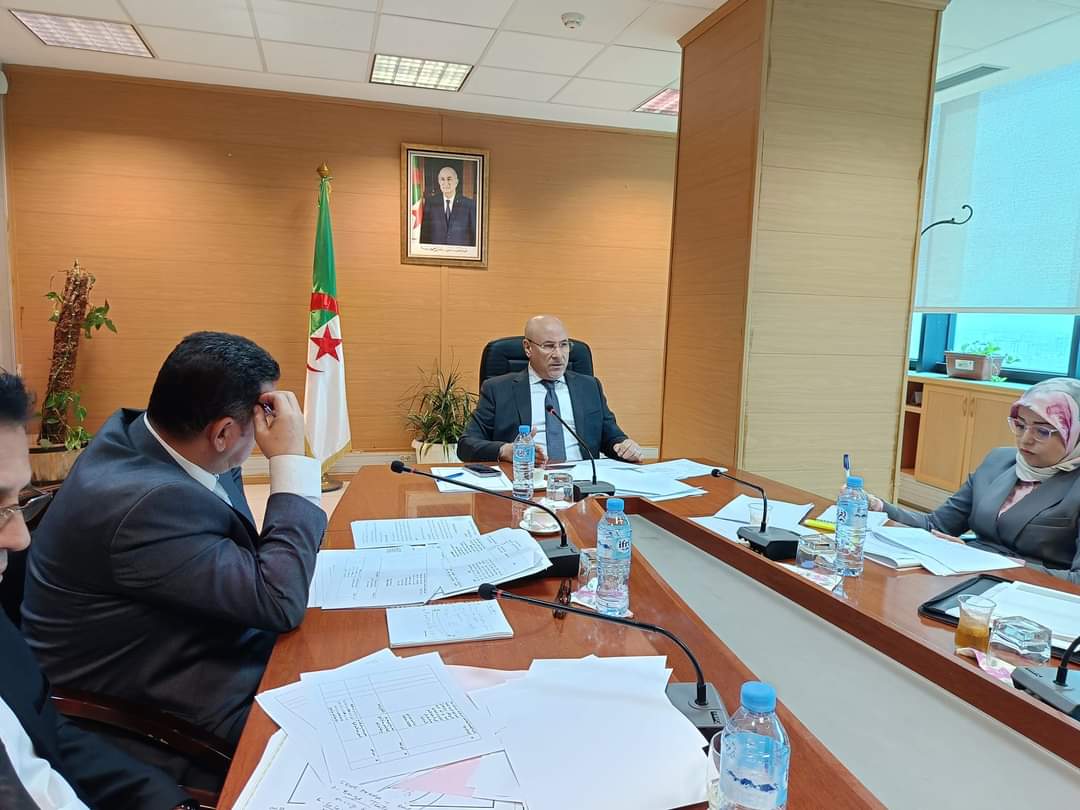 En réunion hier avec les directeurs régionaux du Commerce / Zitouni émet des directives visant à stabiliser et réguler le marché en produits de large consommation