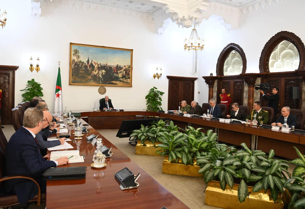 7e  Sommet des chefs d’Etat et de Gouvernement du Forum des pays exportateurs de gaz / Le Président de la République préside une réunion préparatoire