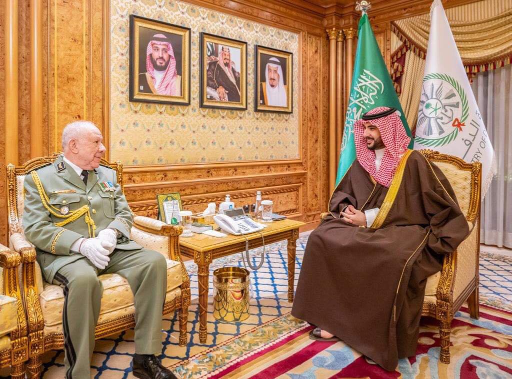 Le Général Said Chanegriha reçu par le ministre de la Défense des Forces armées saoudiennes