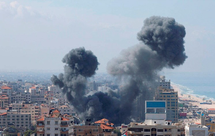 La barbarie sioniste n’a pas de limites / Des cortèges funèbres attaqués par l’armée sioniste à El-Qods-Est