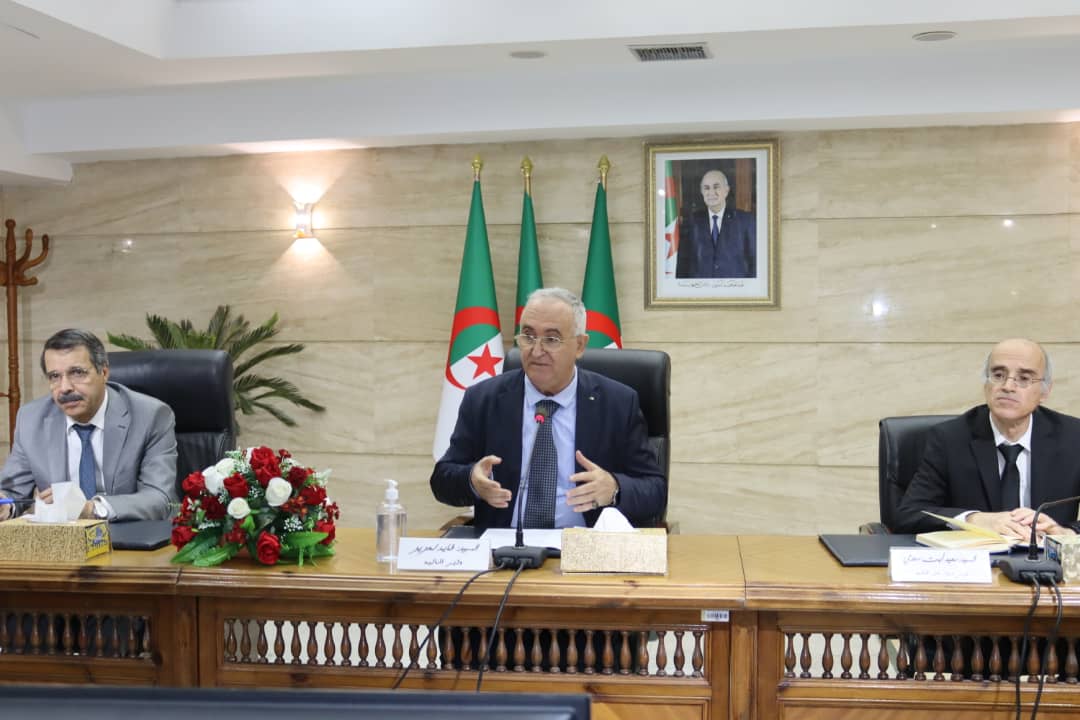 Réunion périodique de coordination au ministère des Finances / Faid fait le point sur l’avancement des aspects stratégiques avec les responsables de son secteur