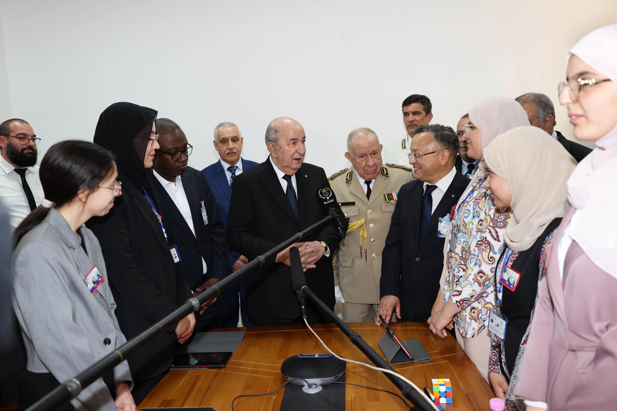 Le Président de la République rend hommage aux jeunes maîtrisant les technologies modernes et jaloux de leur patrie