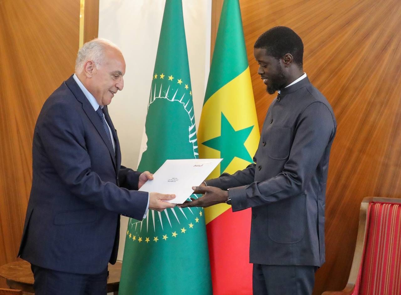 Il lui a remis une lettre du Président de la République, M. Abdelmadjid Tebboune / Attaf reçu par le président du Sénégal Bassirou Diomaye Faye