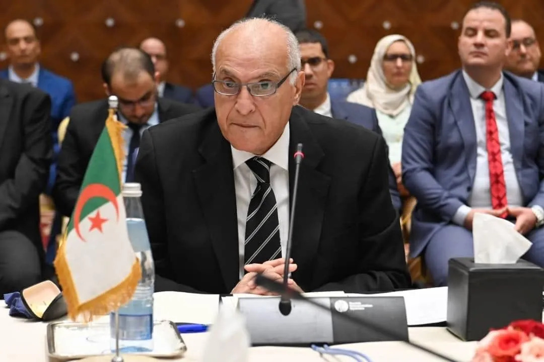 33e  Sommet arabe à Bahreïn / Attaf représente le Président de la République au 33e  Sommet arabe à Bahreïn   