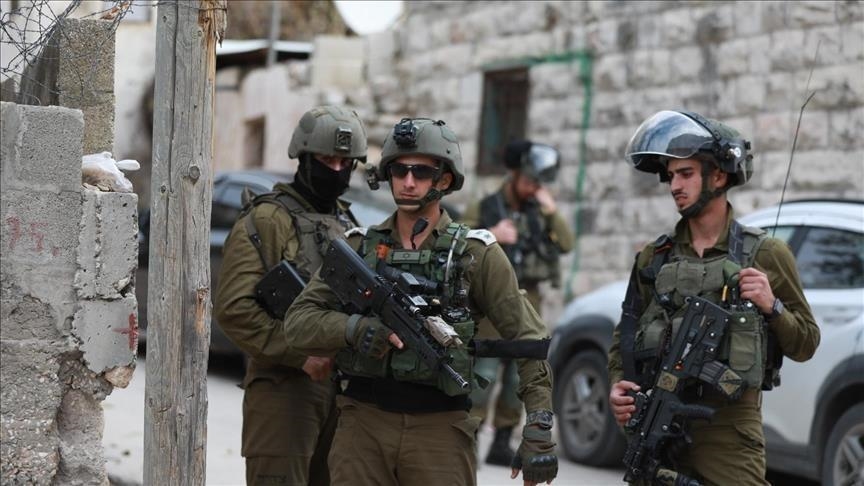 Ghaza / En plus d’être bombardé, le civil palestinien sert de bouclier humain à l’armée sioniste