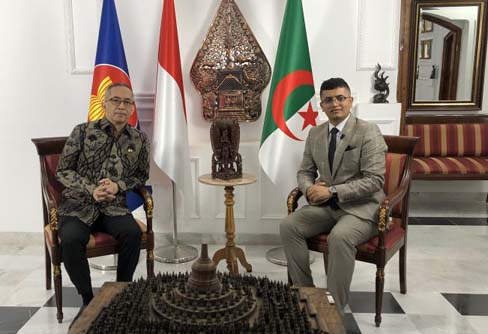 S.E. M. Tjandraningrat à Mostaganem/« Nous espérons créer un forum d’affaires algéro-indonésien le plus tôt possible »