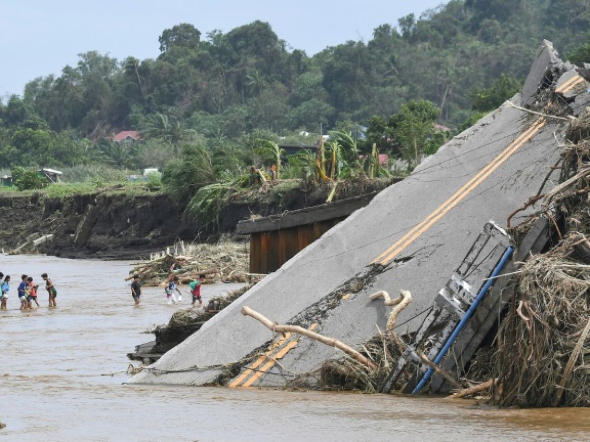 Tempête dévastatrice aux Philippines / Plus de cent morts par noyade ou électrocution  Cette semaine, à Manille, la ca