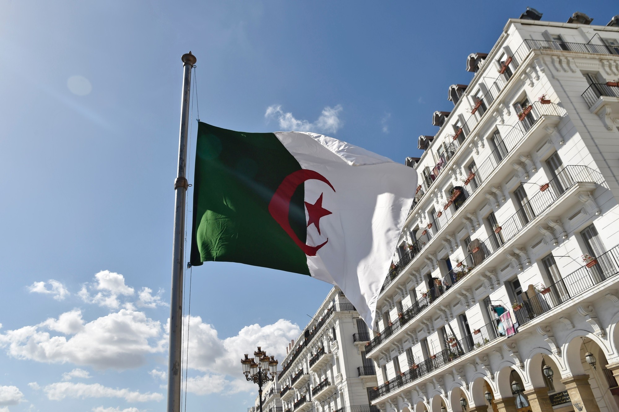 Dette de l’Algérie aux hôpitaux français / Encore une fausse polémique