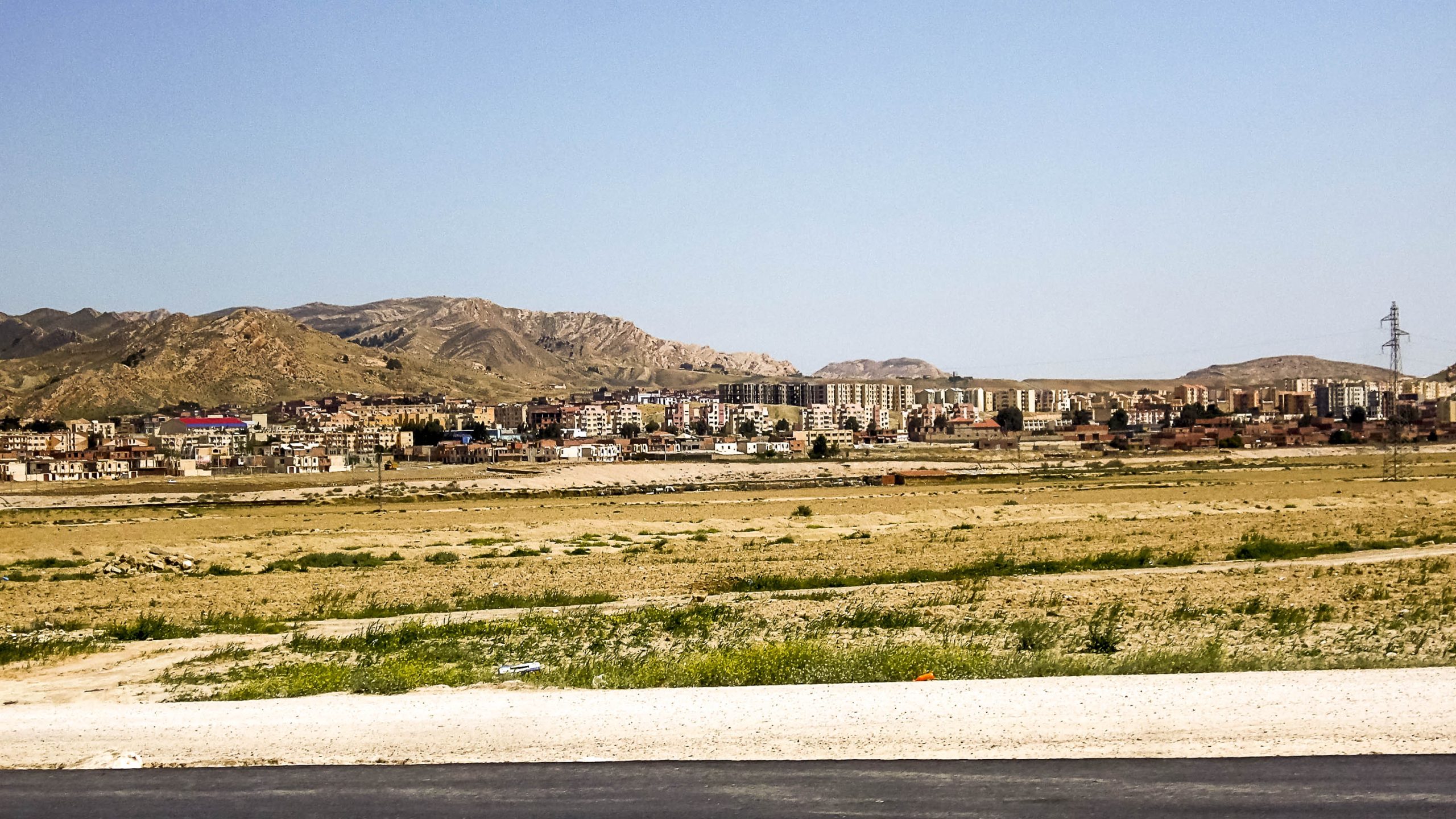 Médéa / Prospection d’assiettes foncières et d’édifices pour abriter des structures administratives