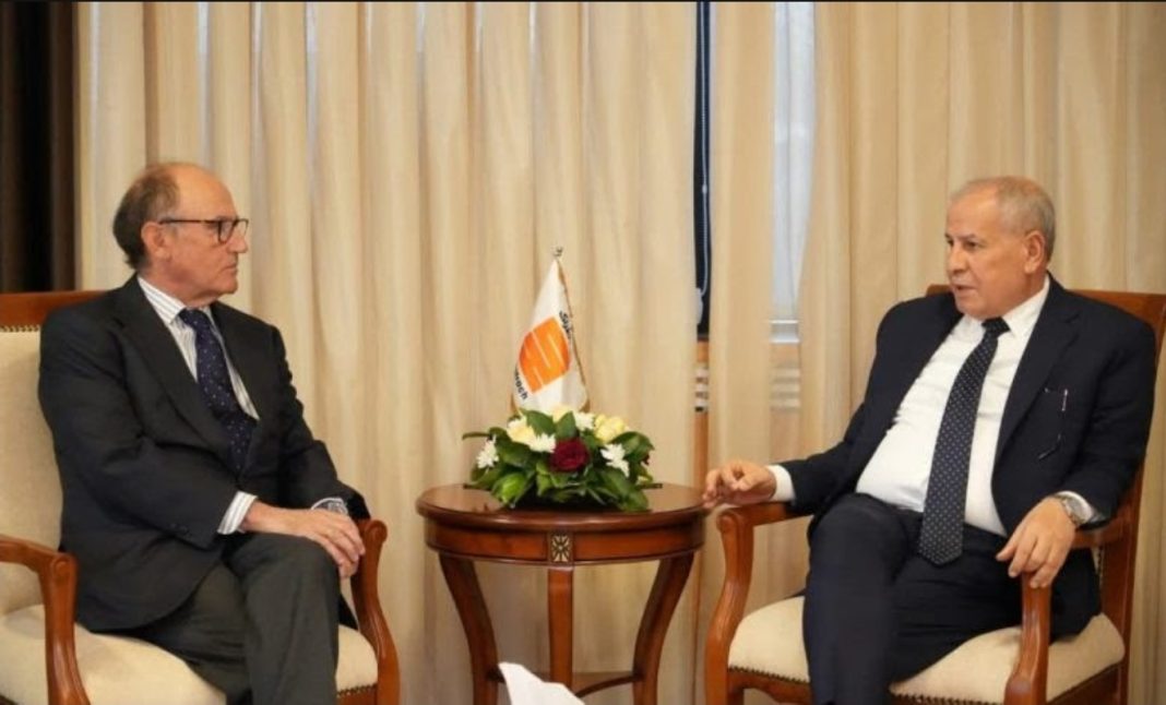 Energie / Hachichi reçoit le directeur exécutif de la société espagnole Técnicas Reunidas