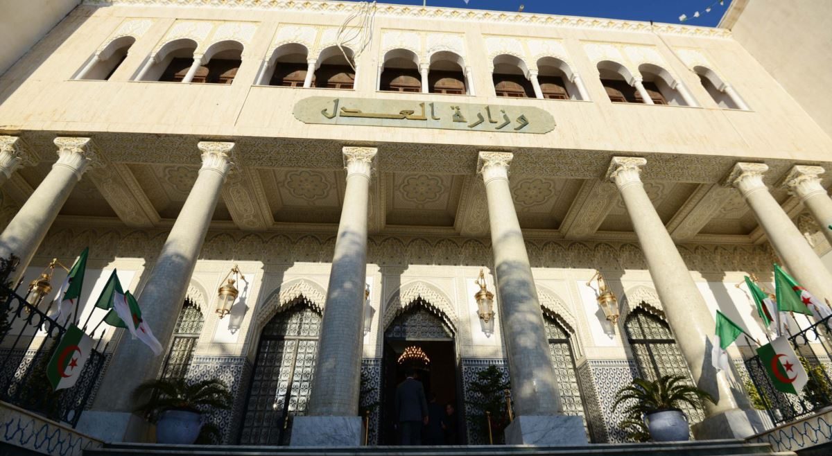 Installation des Présidents et Procureurs généraux des Cours de justice dans six wilayas de l’Ouest du pays