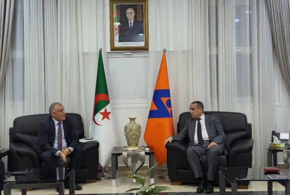 Assurances / Sonelgaz examine avec la CAAT un éventuel accompagnement du projet de la centrale électrique au Niger