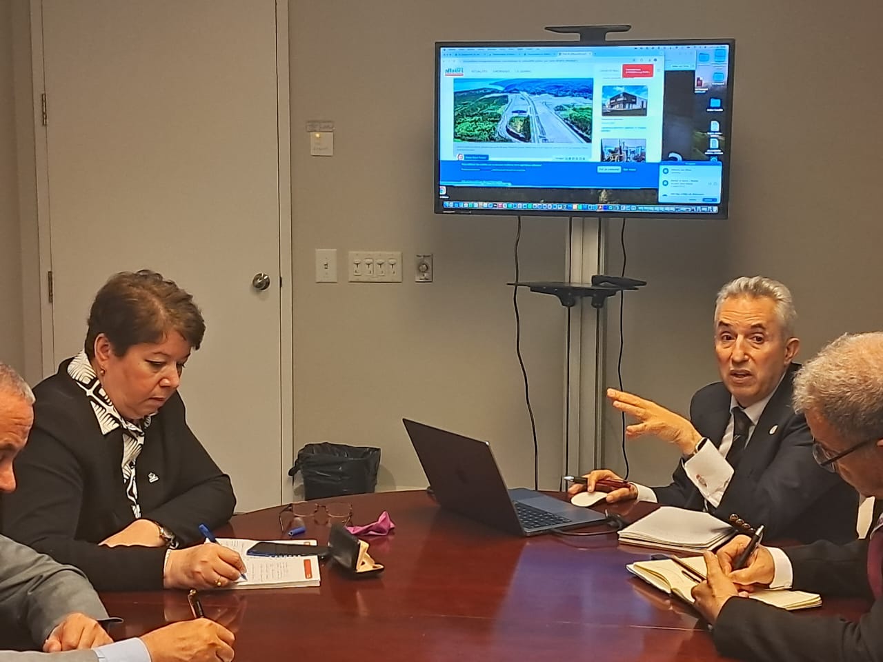 Projet de fabrication de batteries LFP en Algérie / Mme Karima Tafer rencontre le professeur Karim Zaghib à Montréal