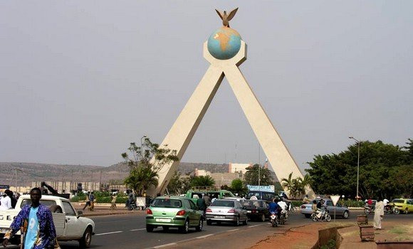 Mali / La contestation “fragilise” les autorités militaires de transition